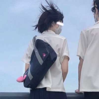 最新情侣头像Ins风，小巷深处的浪漫隅隅小店情侣头像